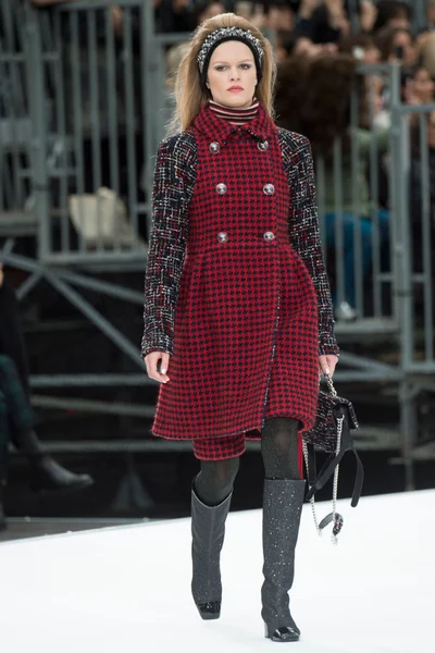 Look 13